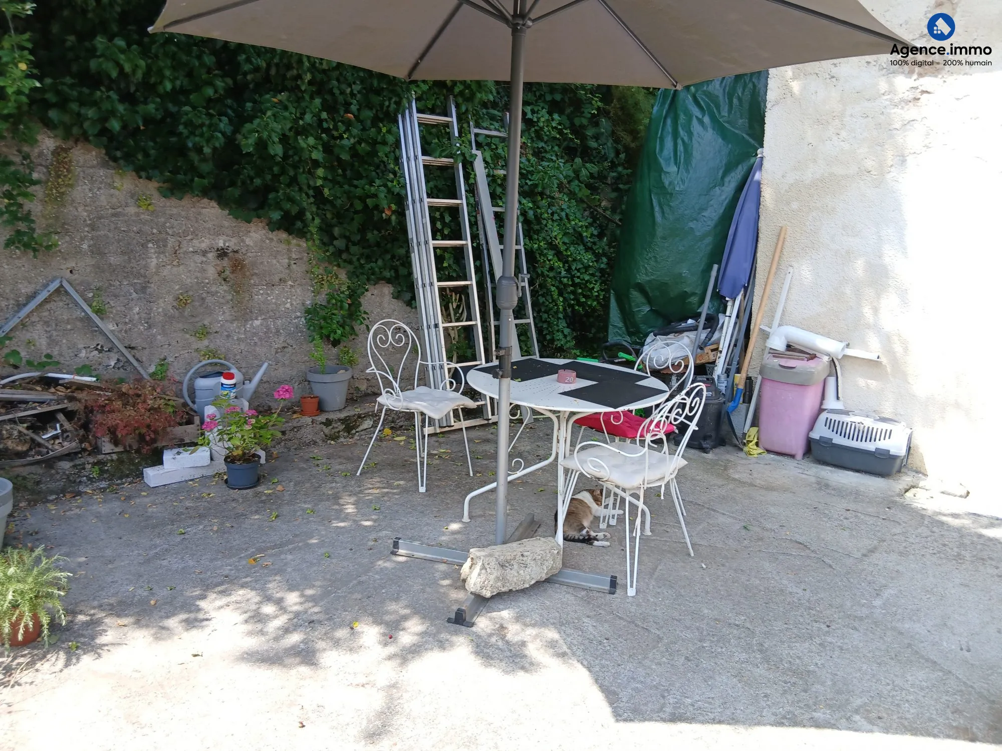 Maison de ville à vendre à Périgueux avec grand potentiel et extérieur en zone proche de l'IUT 