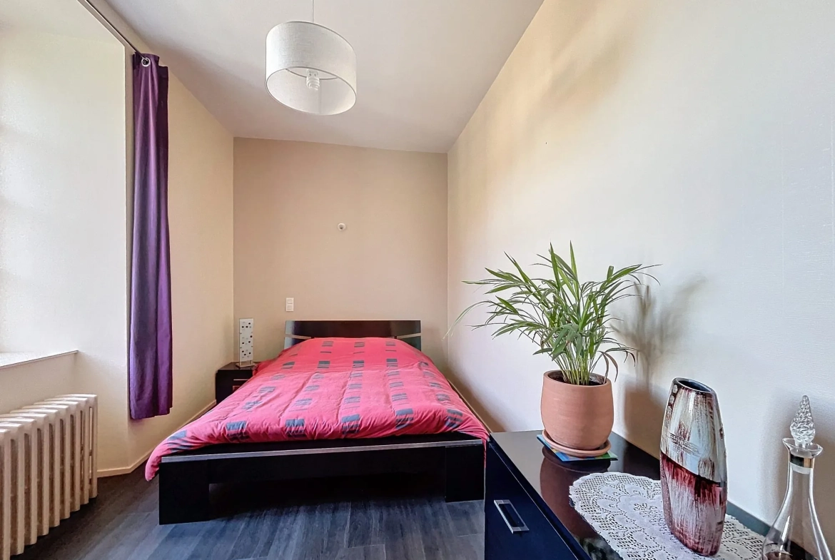 Maison à vendre de 152 m² à Laval-Vitré, village authentique 