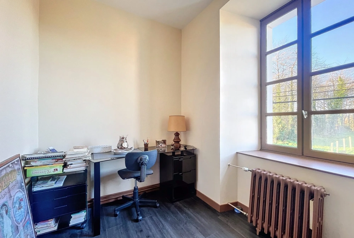 Maison à vendre de 152 m² à Laval-Vitré, village authentique 