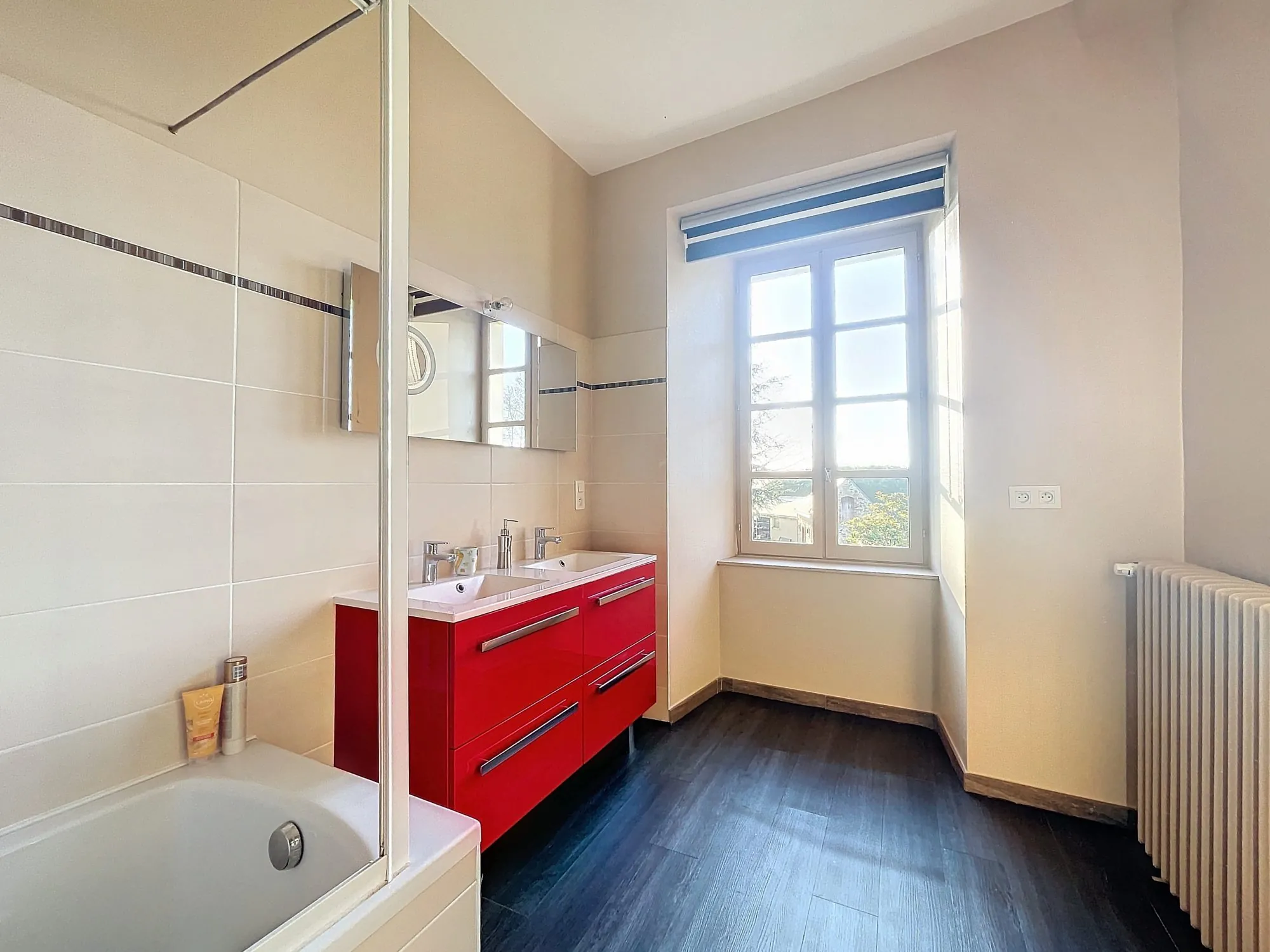 Maison à vendre de 152 m² à Laval-Vitré, village authentique 