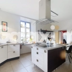 Maison à vendre de 152 m² à Laval-Vitré, village authentique