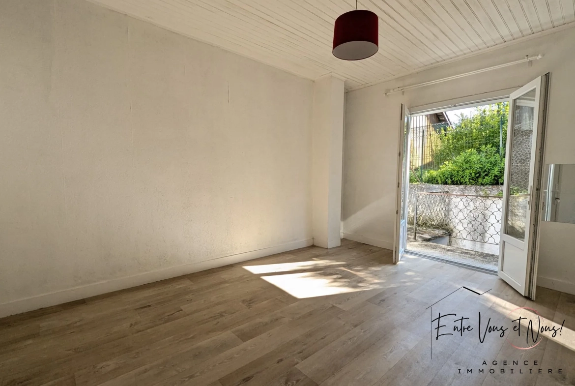 Jolie maison de 91 m² en centre-ville de La Réole, proche gare et commodités 