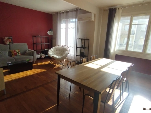 Magnifique T4 rénové avec balcon et ascenseur à Grenoble - Quartier Gustave Rivet / Albert 1er
