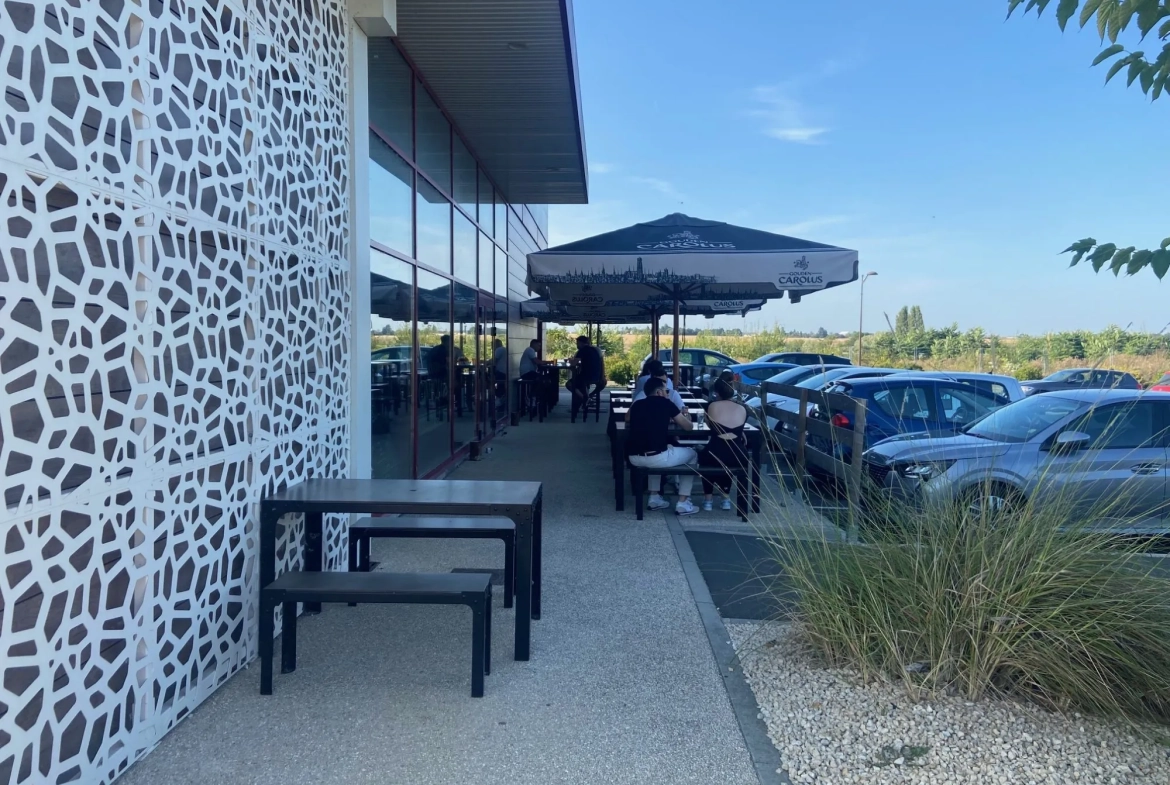 A vendre fonds de commerce à Bourges – Bar-restaurant avec terrasse de 240 m² 