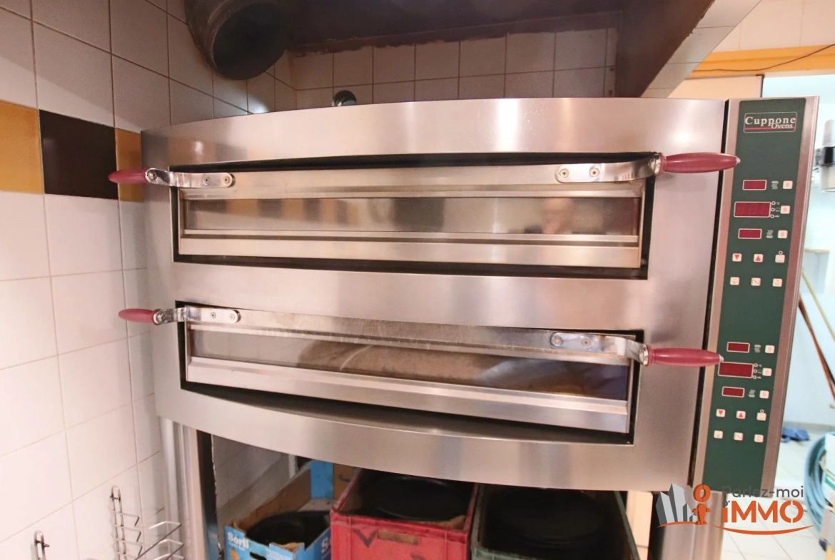 Achat d’une pizzeria à emporter dans le centre de Lagnieu - Belle affaire à saisir 