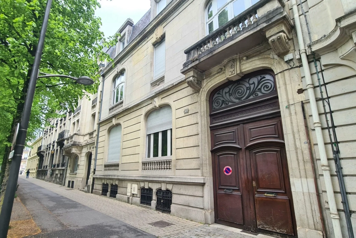 Appartement duplex à Reims face à la gare - Investissement idéal 