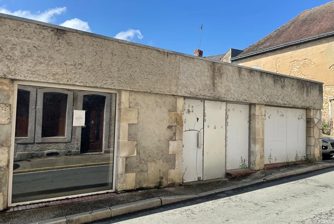 Local commercial 110 m² à Chauvigny avec vitrine - idéal activité ou stockage 