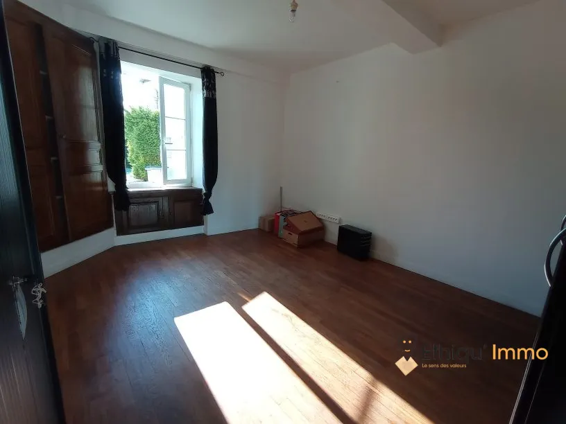 Maison 280m² avec jardin et dépendance à Cirey-sur-Blaise 