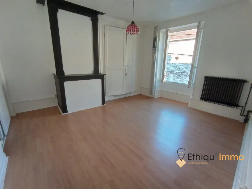 Maison 280m² avec jardin et dépendance à Cirey-sur-Blaise 