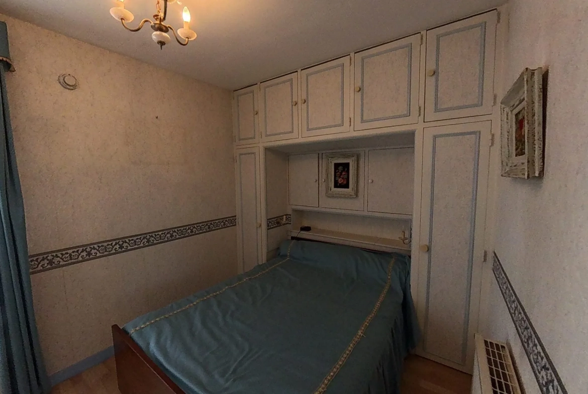 Charmante maison ancienne à Poitiers avec jardin et potentiel de rénovation 