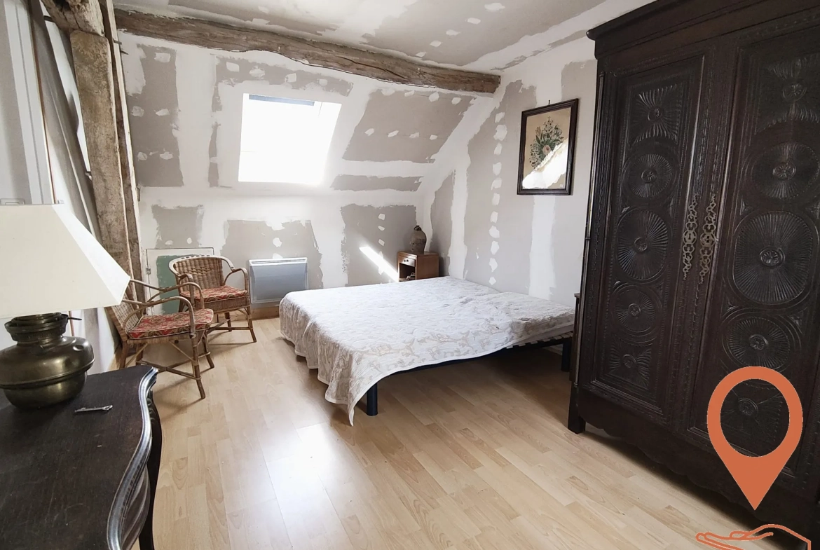 Charmante maison à vendre à Cernoy-en-Berry avec jardin et potentiel d'aménagement 