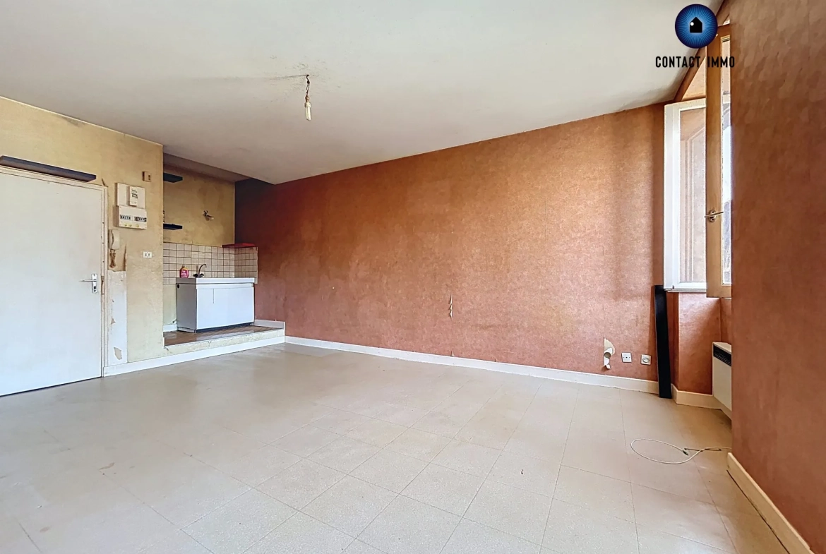 Studio à rénover de 22 m² en plein centre de Brive-la-Gaillarde, idéal investissement 