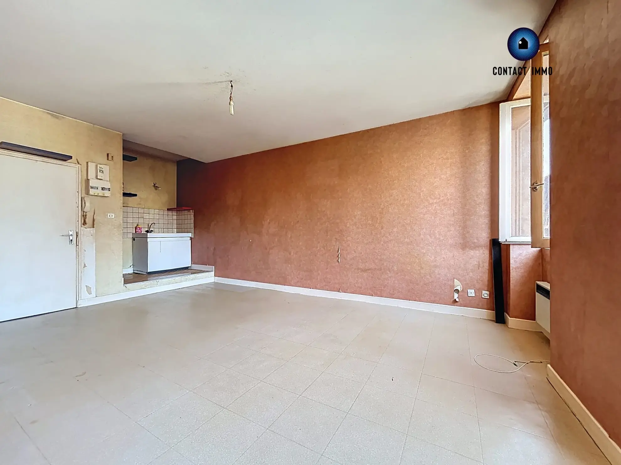Studio à rénover de 22 m² en plein centre de Brive-la-Gaillarde, idéal investissement 