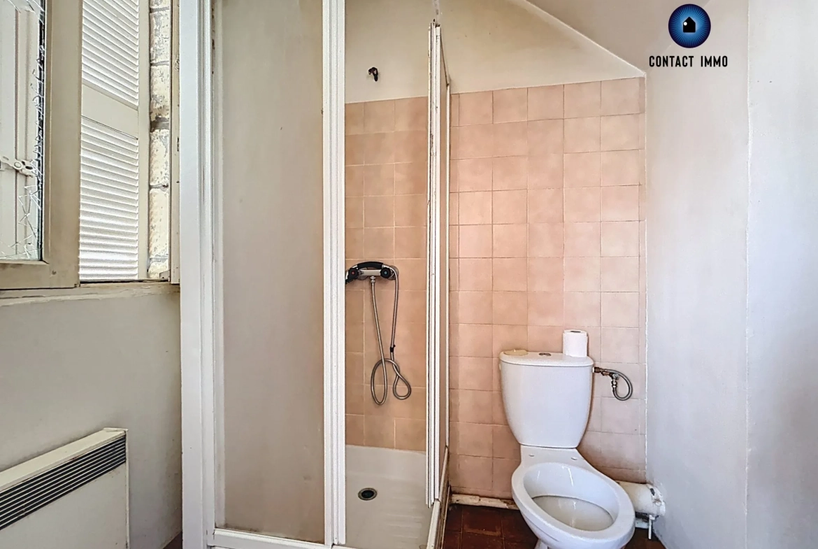 Studio à rénover de 22 m² en plein centre de Brive-la-Gaillarde, idéal investissement 