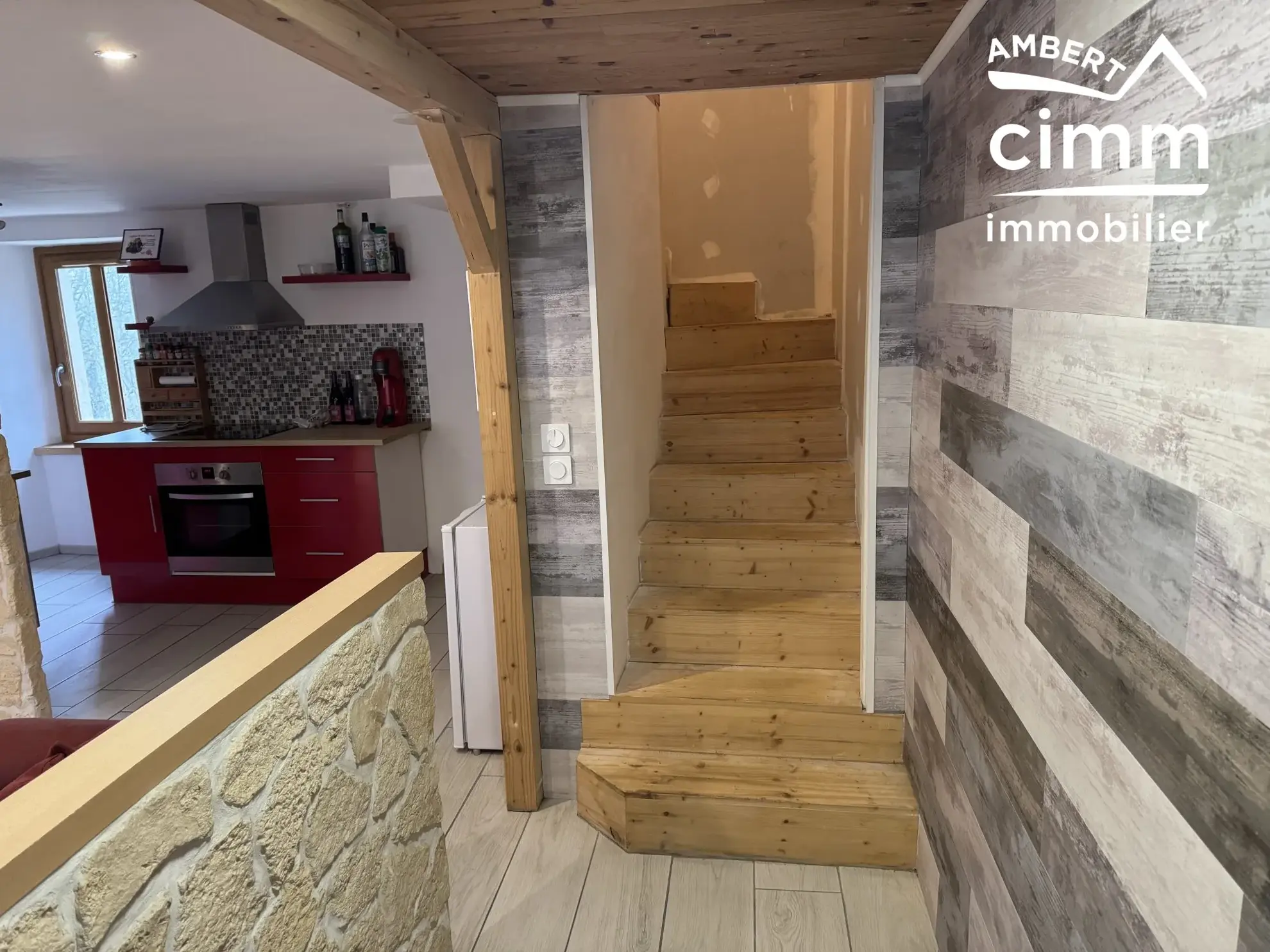 Achat ensemble de deux maisons mitoyennes à Ambert avec garages et jardin, idéal investisseur 