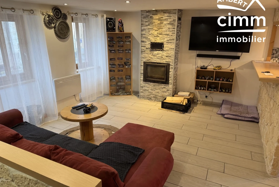 Achat ensemble de deux maisons mitoyennes à Ambert avec garages et jardin, idéal investisseur 