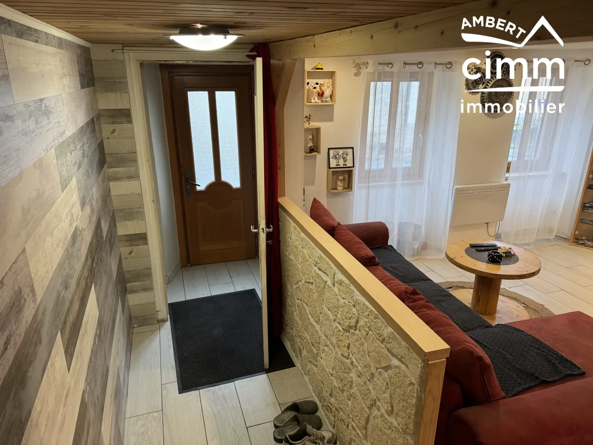 Achat ensemble de deux maisons mitoyennes à Ambert avec garages et jardin, idéal investisseur 