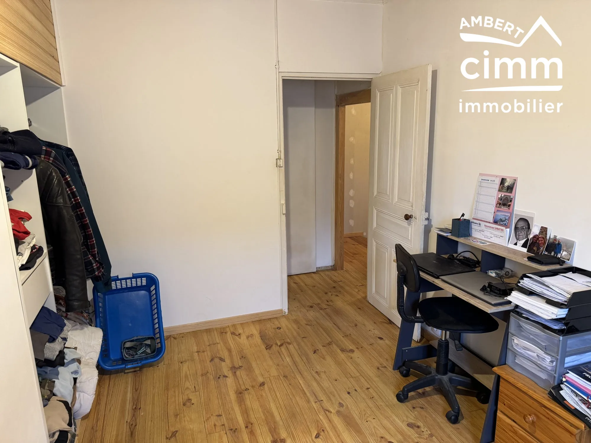 Achat ensemble de deux maisons mitoyennes à Ambert avec garages et jardin, idéal investisseur 