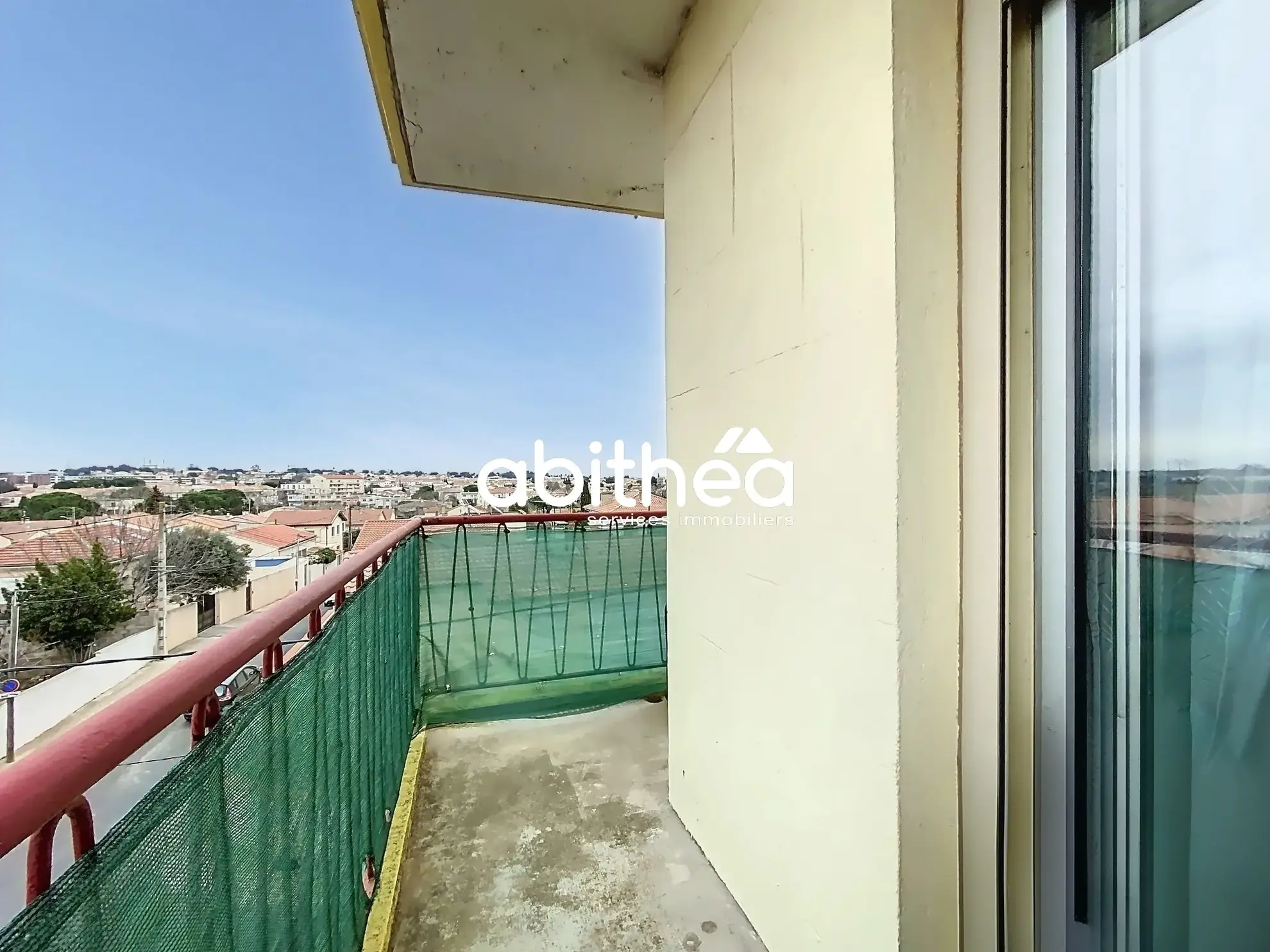 Appartement T3 rénové avec balcon et cave à Béziers Font Neuve 