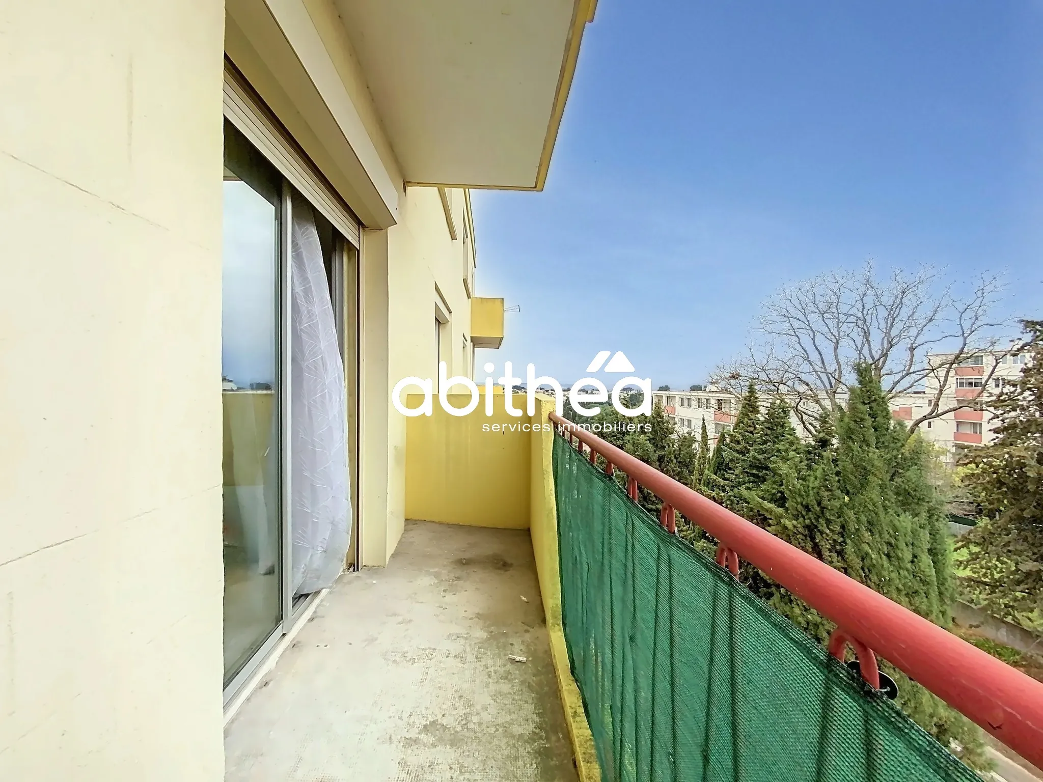 Appartement T3 rénové avec balcon et cave à Béziers Font Neuve 