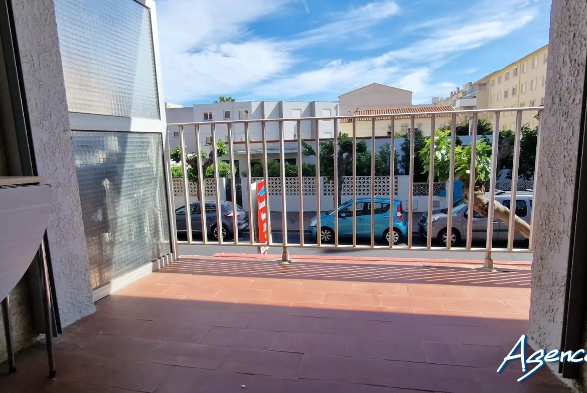 Studio lumineux avec terrasse proche de la plage à Canet-en-Roussillon 