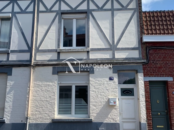 Maison à rénover à Roubaix avec grand potentiel et cave, proche commodités