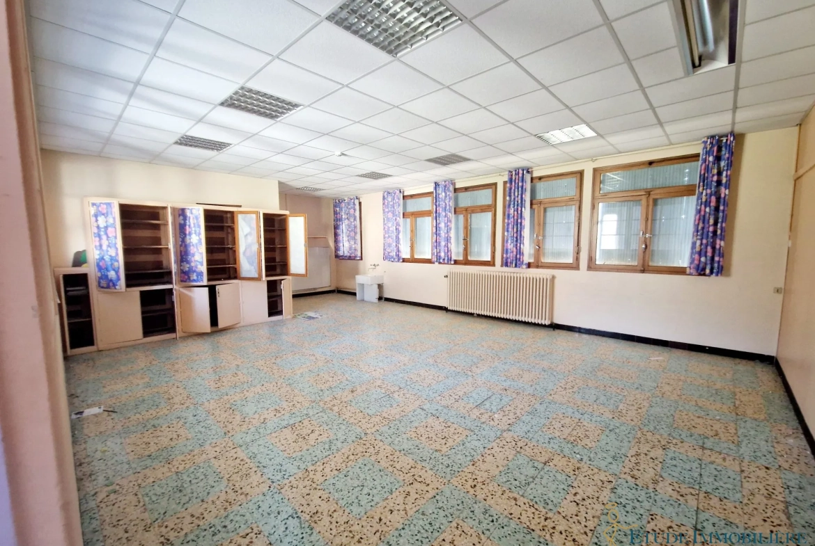 Villa 3 pièces à Bédarieux de 145 m² à rénover 