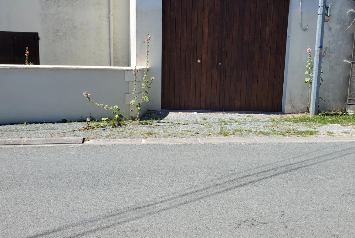 Charmante maison charentaise avec dépendances et jardin proche Royan 