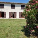 Charmante maison charentaise avec dépendances et jardin proche Royan