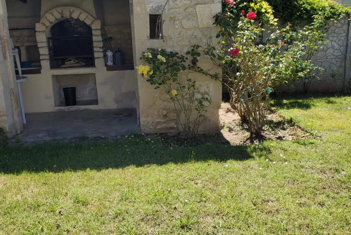 Charmante maison charentaise avec dépendances et jardin proche Royan 