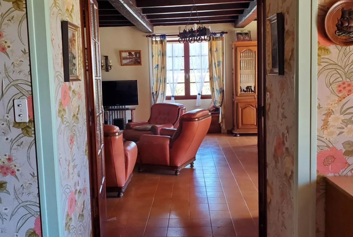 Charmante maison charentaise avec dépendances et jardin proche Royan 