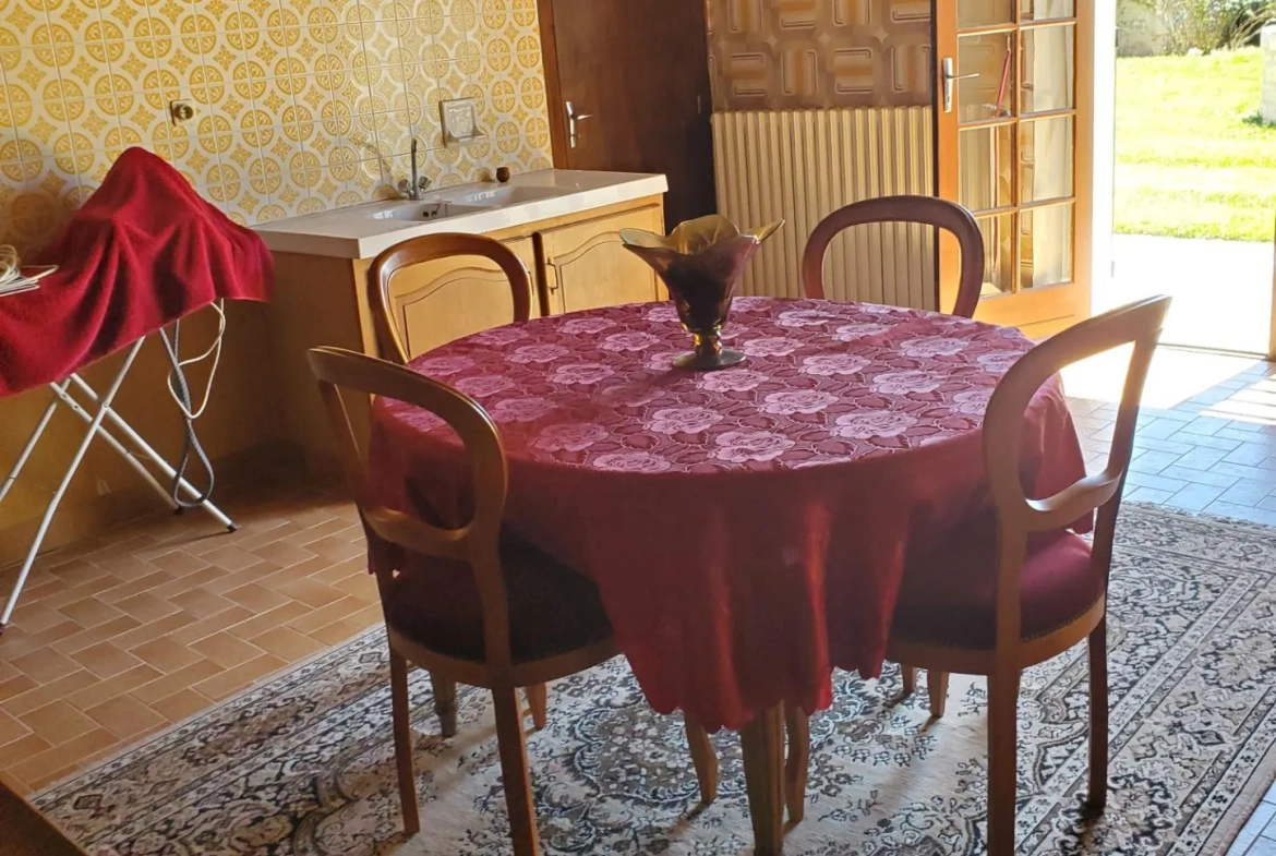 Charmante maison charentaise avec dépendances et jardin proche Royan 
