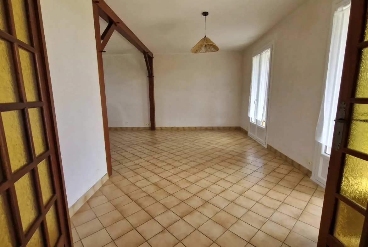 Maison indépendante rénovée à Lubersac avec terrain de 1200 m² et dépendance 