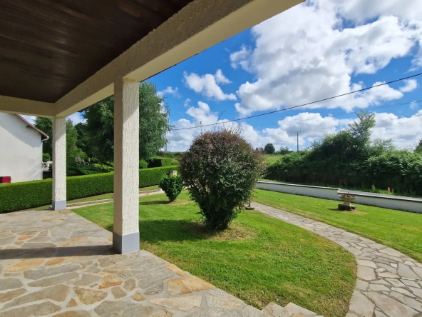 Maison indépendante rénovée à Lubersac avec terrain de 1200 m² et dépendance
