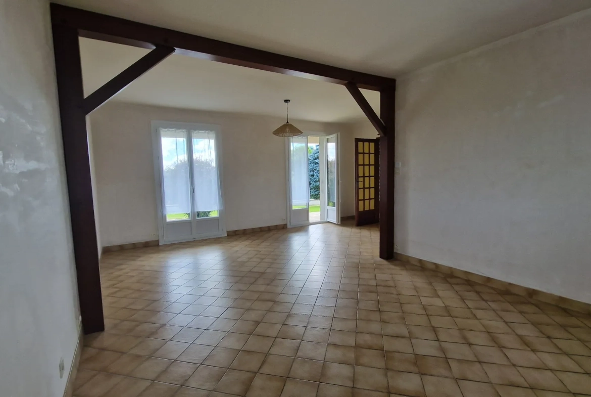 Maison indépendante rénovée à Lubersac avec terrain de 1200 m² et dépendance 