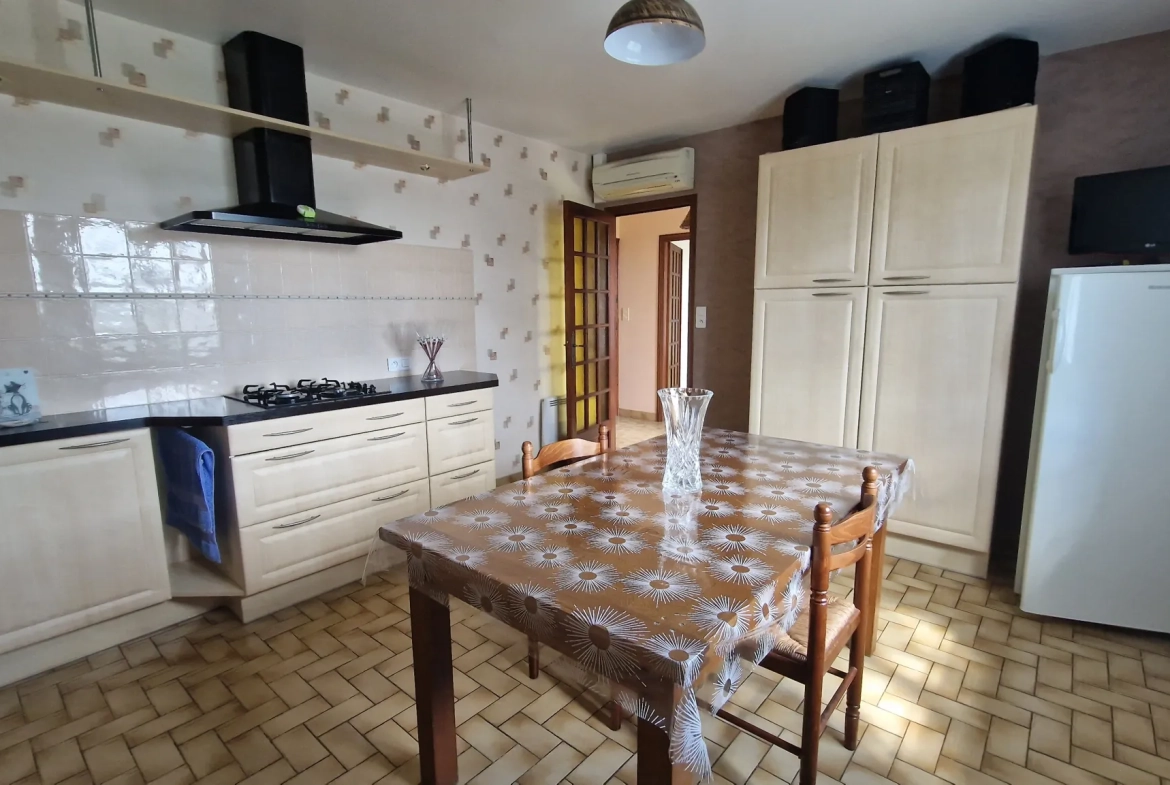Maison indépendante rénovée à Lubersac avec terrain de 1200 m² et dépendance 