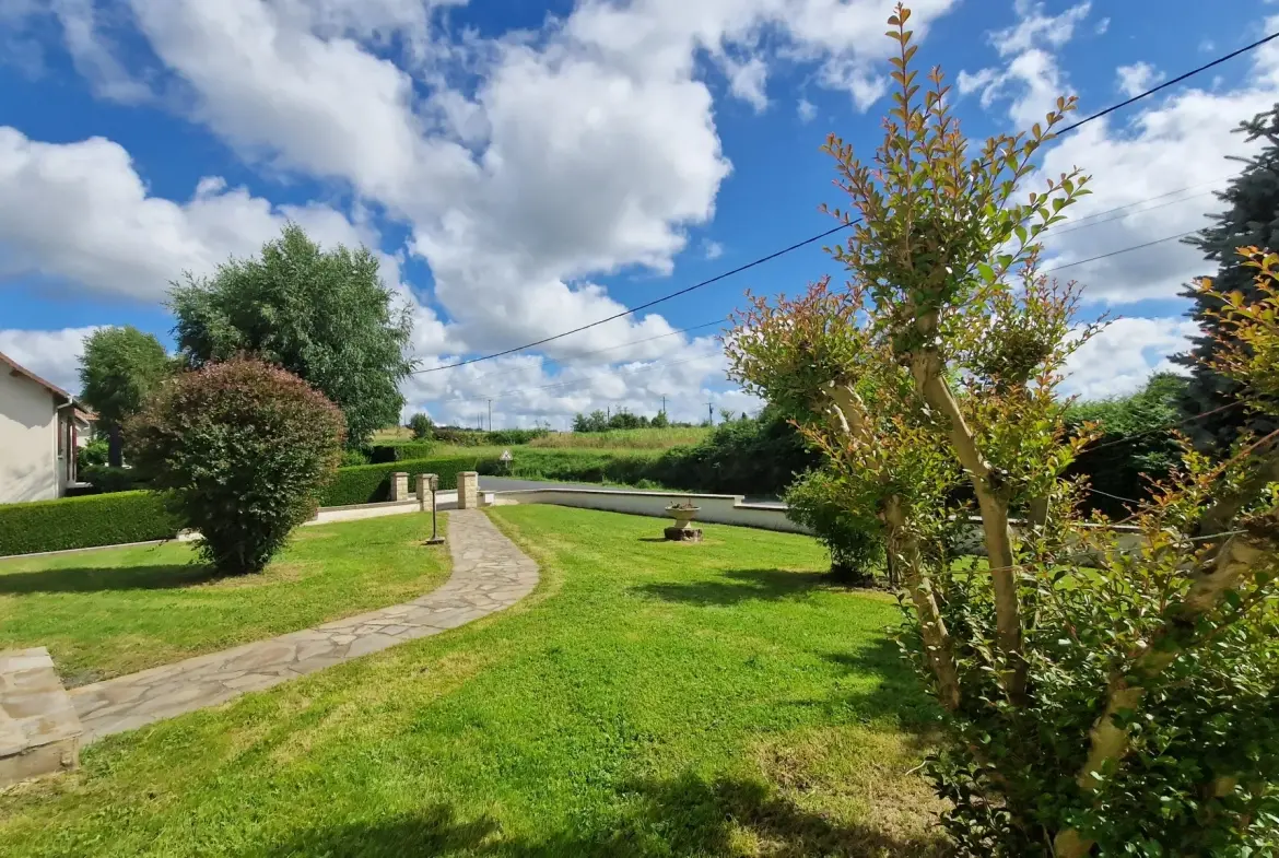Maison indépendante rénovée à Lubersac avec terrain de 1200 m² et dépendance 