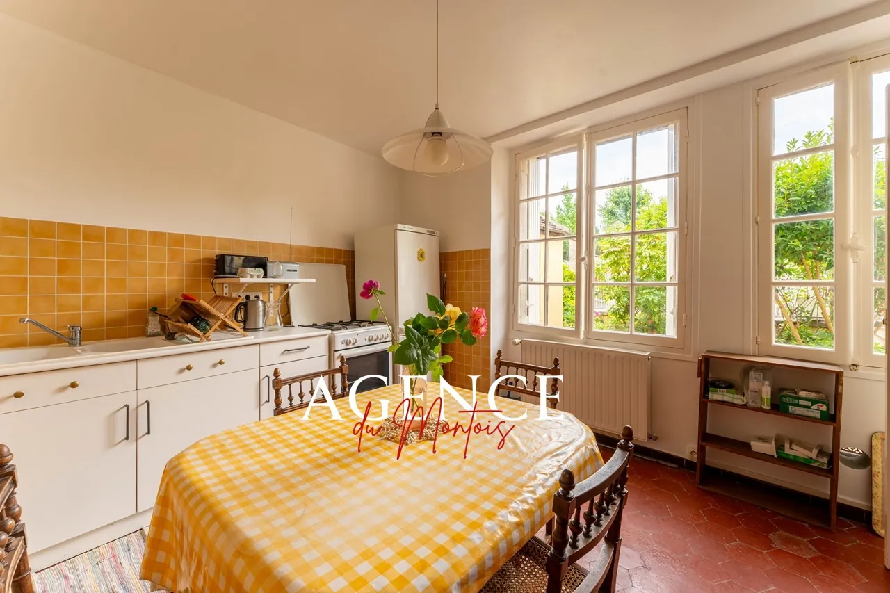 Maison de village à Donnemarie-Dontilly avec jardin, 4 chambres, proche A5 - Opportunité à saisir 