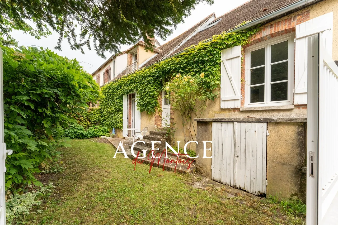 Maison de village à Donnemarie-Dontilly avec jardin, 4 chambres, proche A5 - Opportunité à saisir 