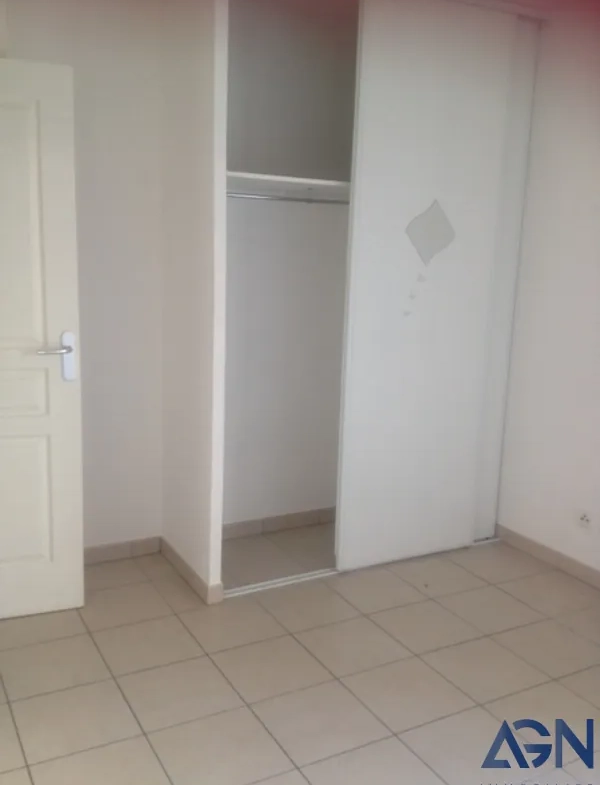 Appartement T2 à vendre à Montpellier Croix d'Argent avec terrasse et garage 