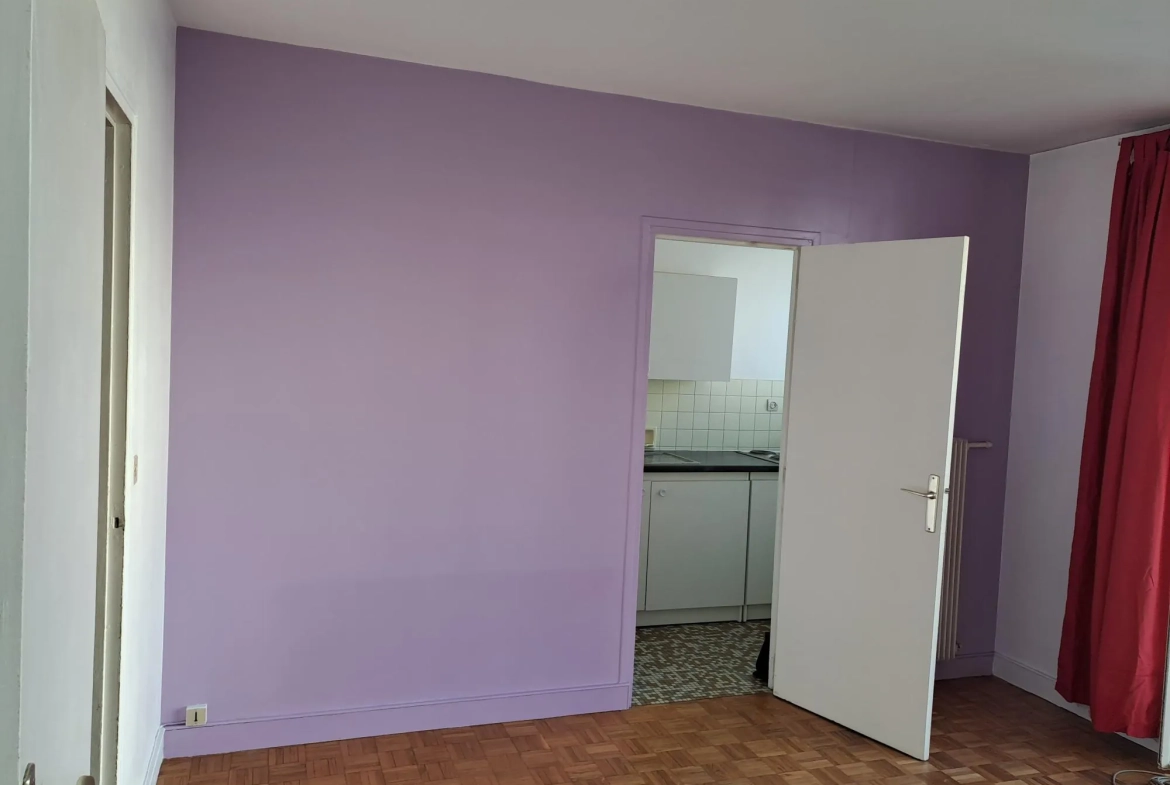 Studio à vendre de 25 m² à Paris 15 secteur Convention avec balcon 
