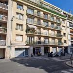 Studio à vendre de 25 m² à Paris 15 secteur Convention avec balcon
