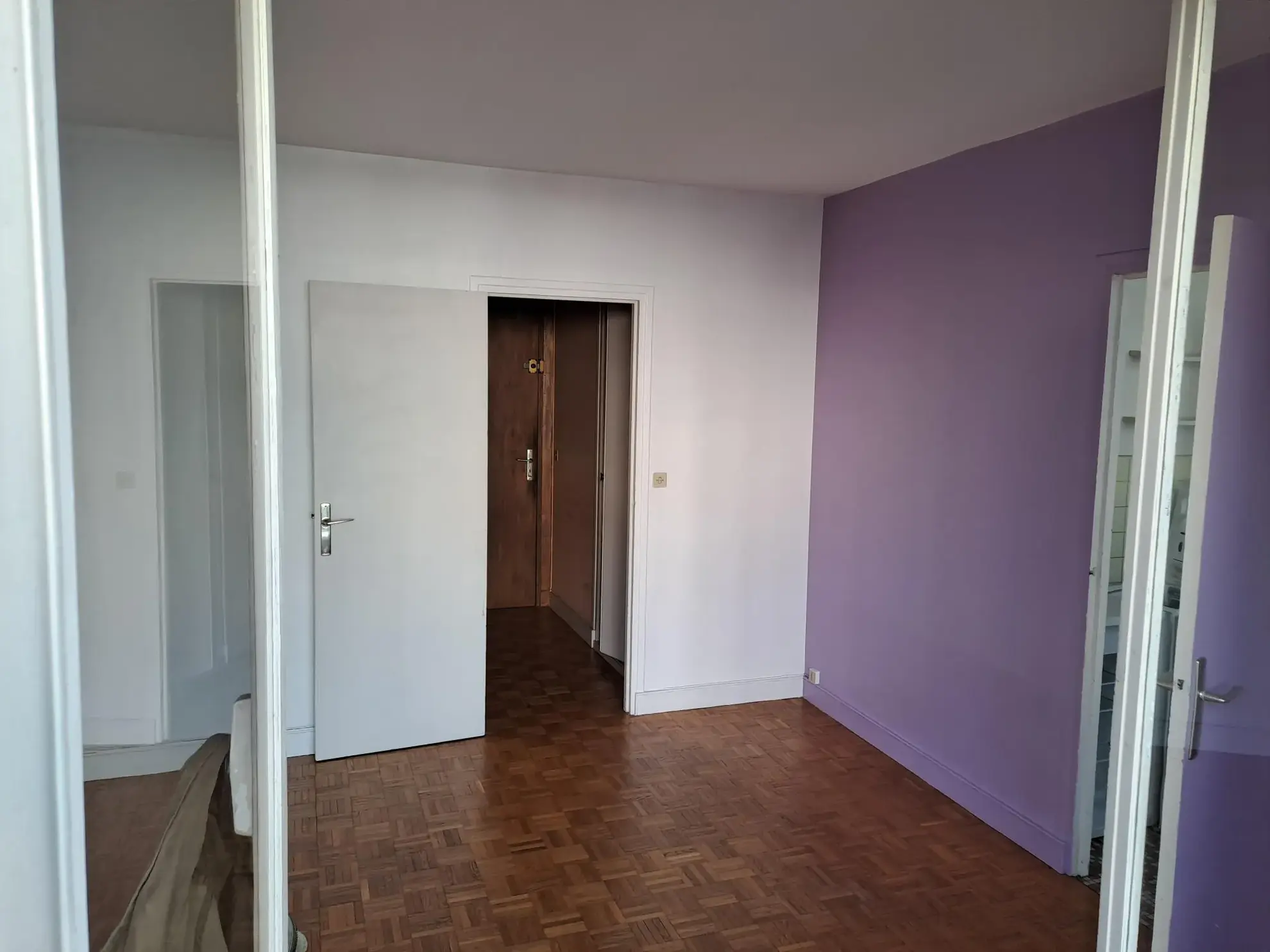 Studio à vendre de 25 m² à Paris 15 secteur Convention avec balcon 