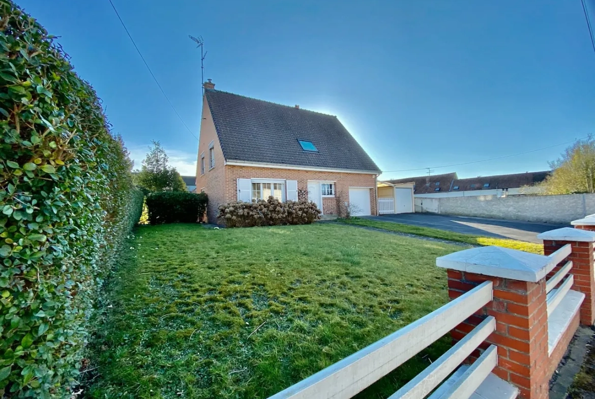 Charmante maison familiale à vendre à Maubeuge, proche centre avec garage et jardin 