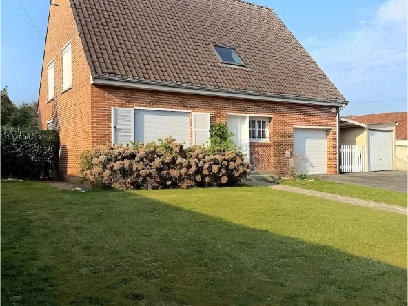 Charmante maison familiale à vendre à Maubeuge, proche centre avec garage et jardin