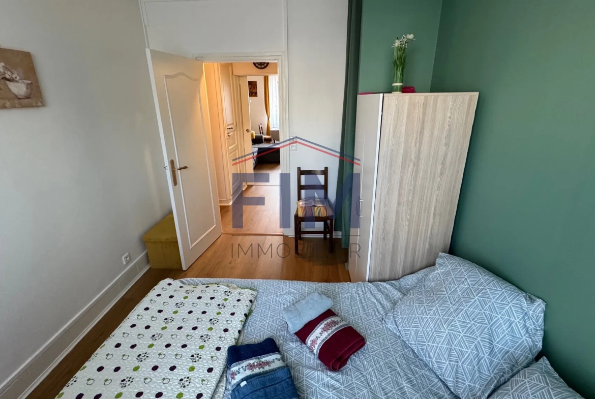 Appartement F2 avec vue imprenable sur le canal de Dieppe à vendre 