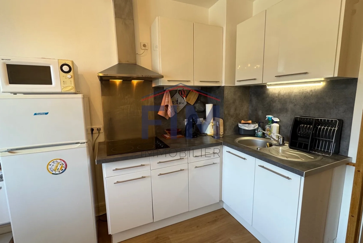 Appartement F2 avec vue imprenable sur le canal de Dieppe à vendre 