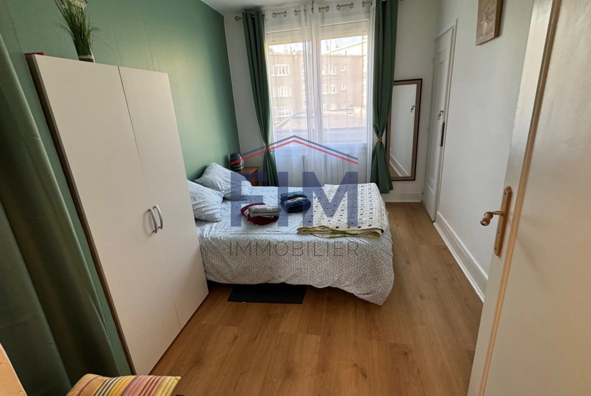 Appartement F2 avec vue imprenable sur le canal de Dieppe à vendre 