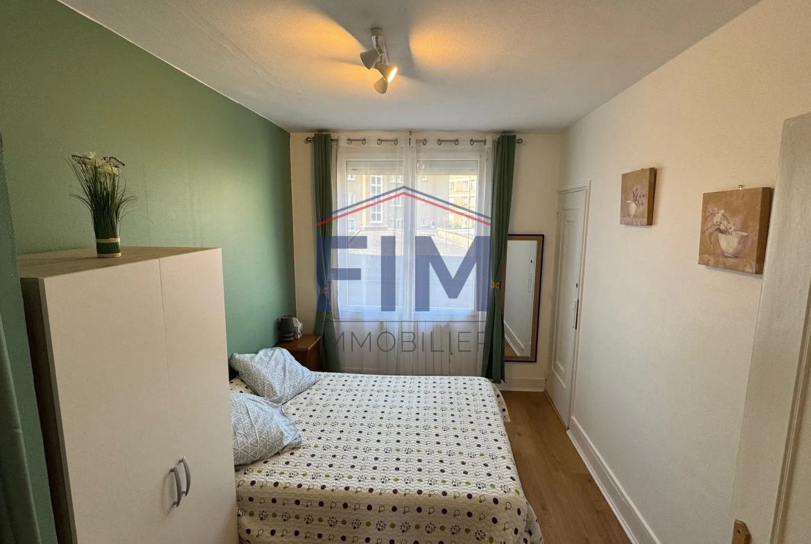 Appartement F2 avec vue imprenable sur le canal de Dieppe à vendre 