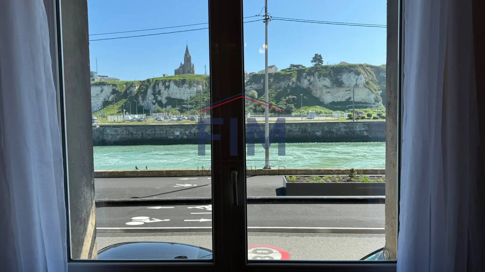 Appartement F2 avec vue imprenable sur le canal de Dieppe à vendre 